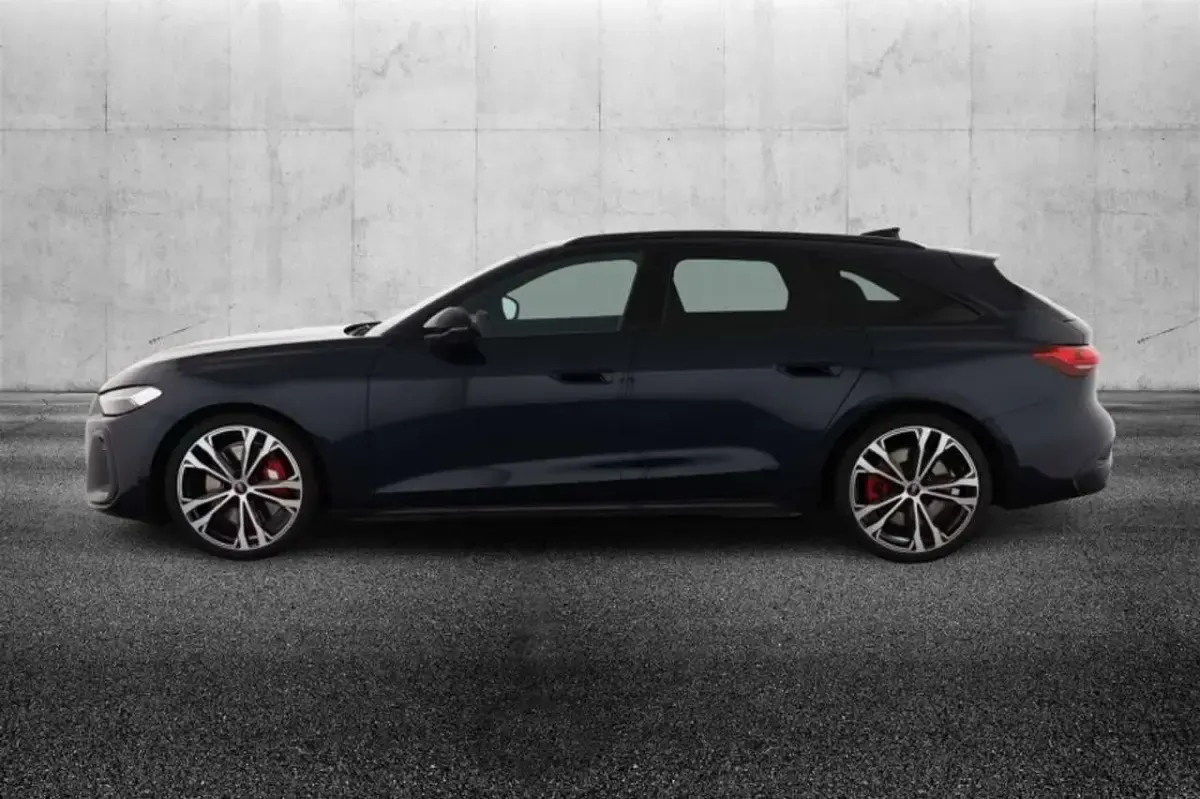 Usata Audi S5 367 CV (269 kW) 2025 Blu/azzurro Station wagon