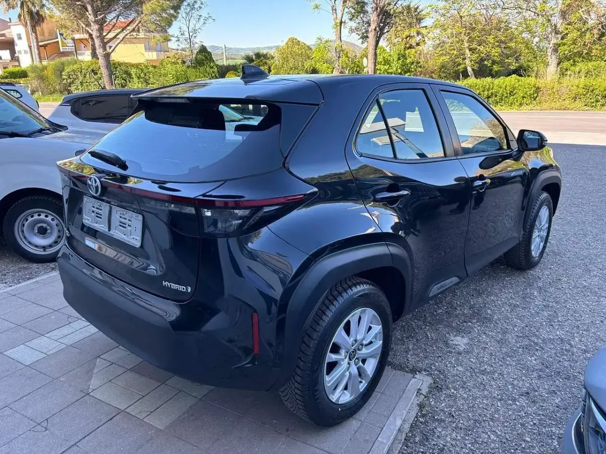 Usata Toyota Yaris Cross Business Edition 92 CV (67 kW) 2022 Nero SUV