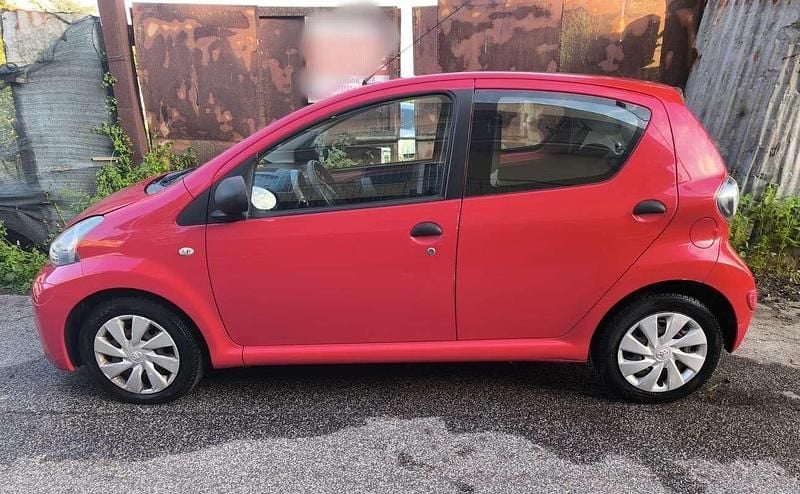 Usata Toyota Aygo Connect Style 68 CV (50 kW) 2012 Rosso Utilitaria