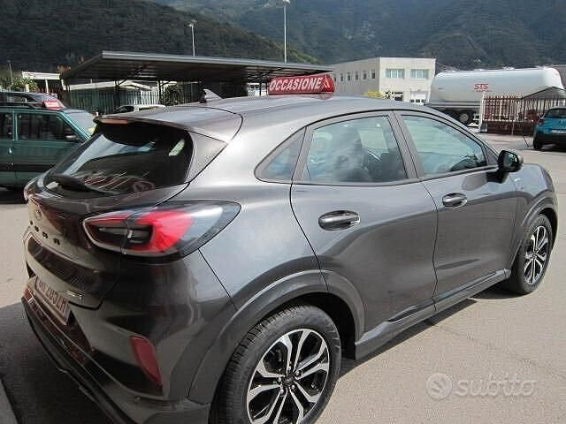 Usata Ford Puma ST-Line 125 CV (91 kW) 2023 Grigio Station wagon