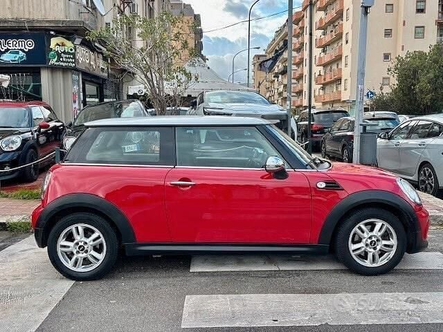 Usata Mini ONE 75 CV (55 kW) 2013 Rosso Utilitaria