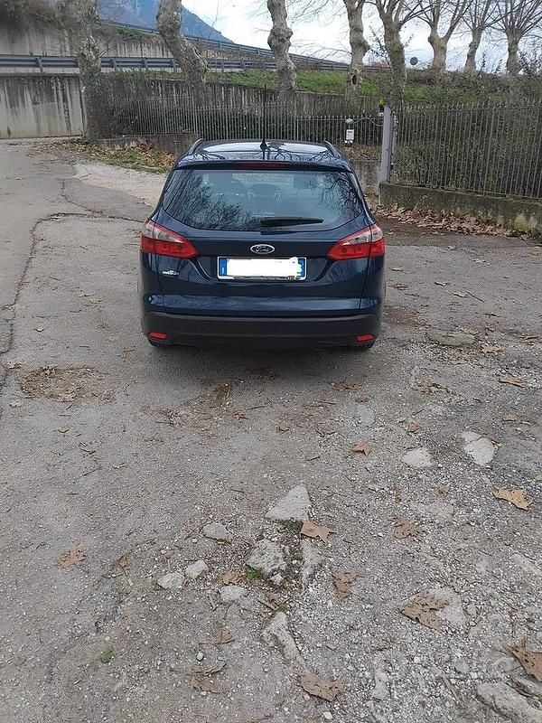 Blu Usata 2014 Ford Focus Station wagon | 6500 € - Immagine 1/4