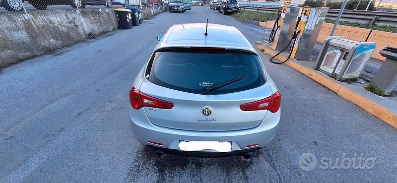 Usata Alfa Romeo Giulietta 170 CV (125 kW) 2011 Grigio Utilitaria