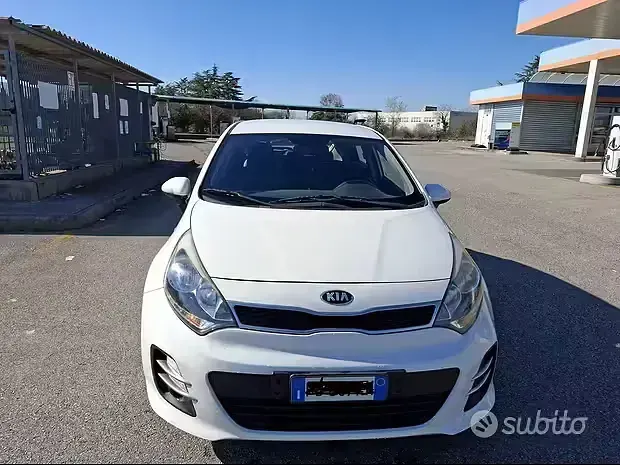 Usata Kia Rio 75 CV (55 kW) 2016 Bianco Utilitaria