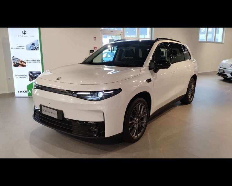 Pearly white Nuova 2025 Leapmotor C10 SUV | 31.900 € - Immagine 1/4