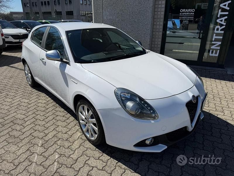 Usata Alfa Romeo Giulietta Super 120 CV (88 kW) 2016 Bianco Utilitaria