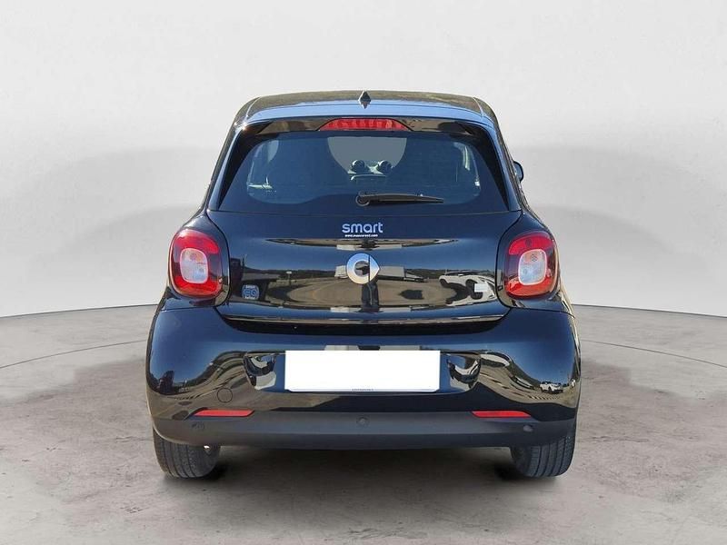 Usata Smart ForFour Electric Drive Passion 60 kW (82 CV) 2022 Nero Utilitaria