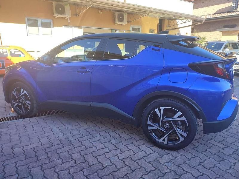 Usata Toyota C-HR Trend 184 CV (135 kW) 2022 Blu/azzurro SUV