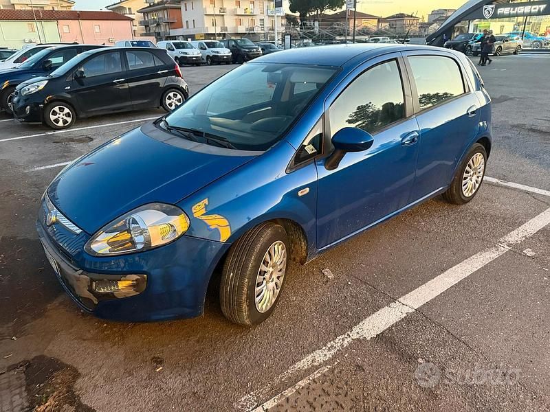 Usata Fiat Grande Punto 2010 Blu Utilitaria