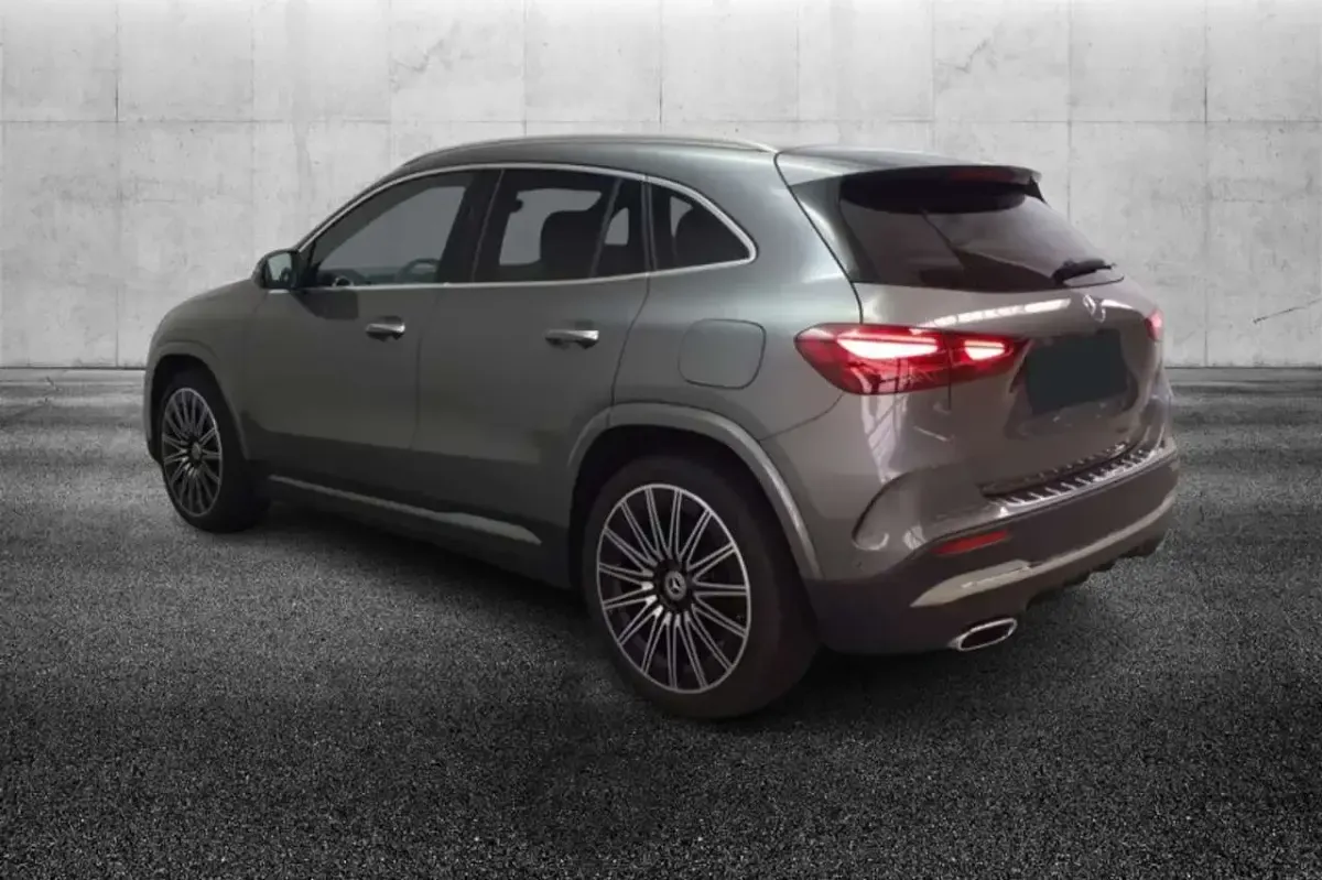 Usata Mercedes GLA220 AMG Line Premium 190 CV (139 kW) 2025 Grigio SUV