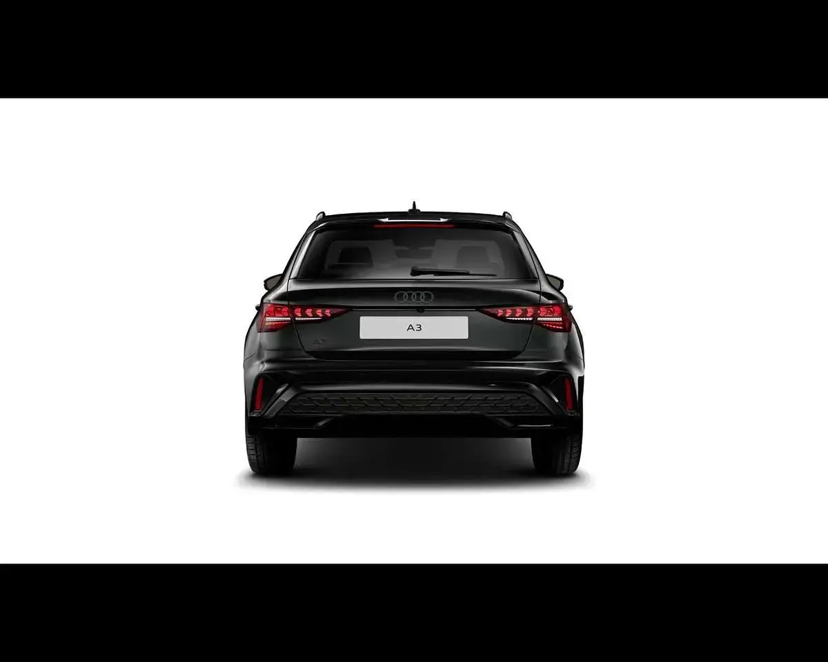 Nuova Audi A3 S-Line 150 CV (110 kW) 2026 Nero mito metallizzato Berlina