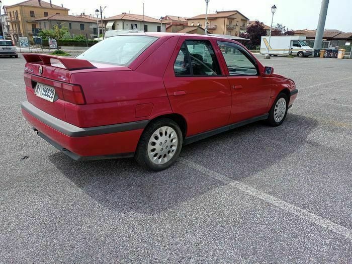 Usata Alfa Romeo 155 126 CV (92 kW) 1994 Rosso Berlina