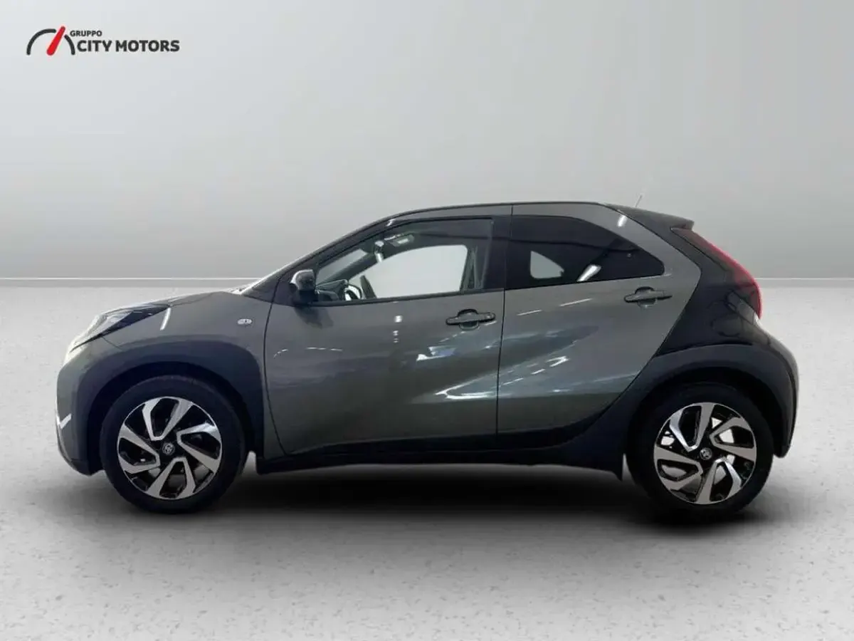Usata Toyota Aygo X Trend 72 CV (52 kW) 2023 Nero SUV
