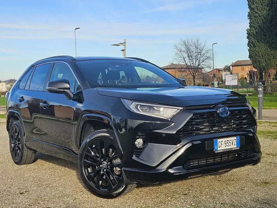 Usata Toyota RAV4 Hybrid Edition 178 CV (130 kW) 2021 Nero SUV
