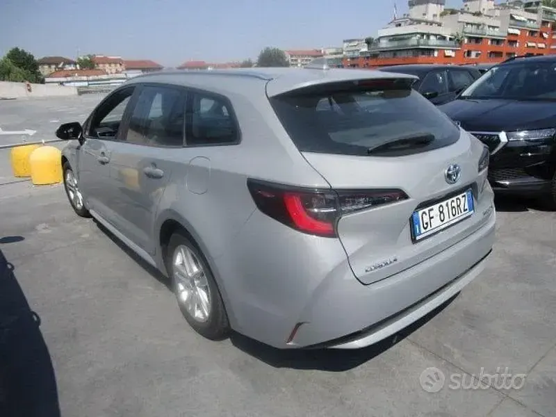 Usata Toyota Corolla Business Edition 122 CV (89 kW) 2021 Grigio Station wagon