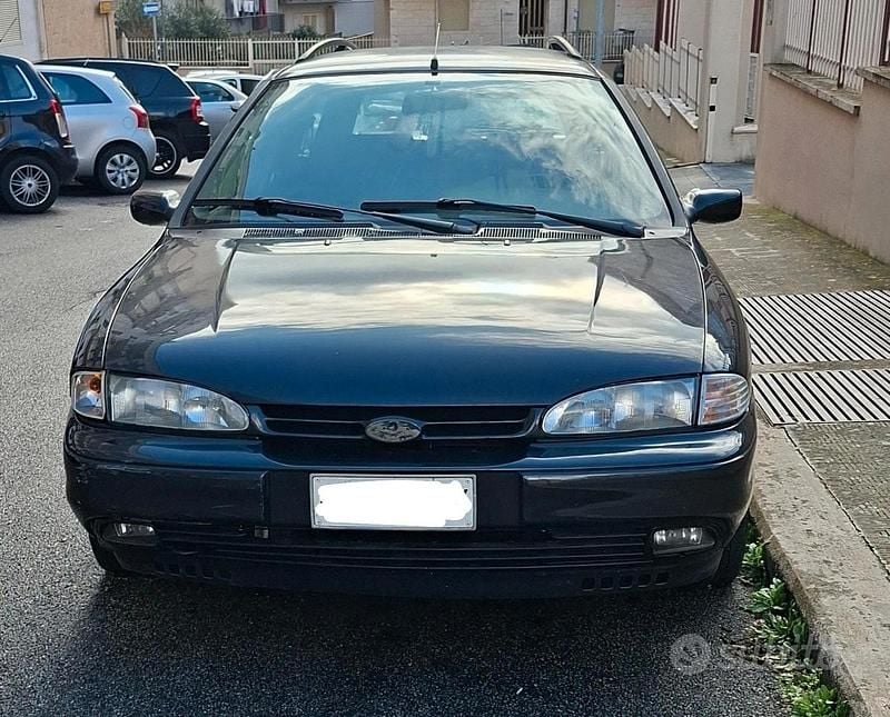 Usata Ford Mondeo 90 CV (66 kW) 1996 Nero Station wagon