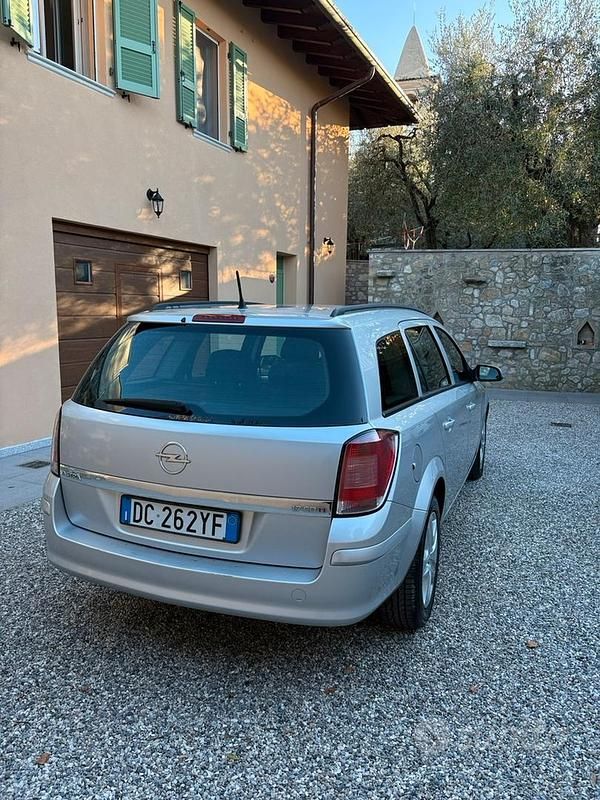 Usata Opel Astra 2006 Grigio Station wagon