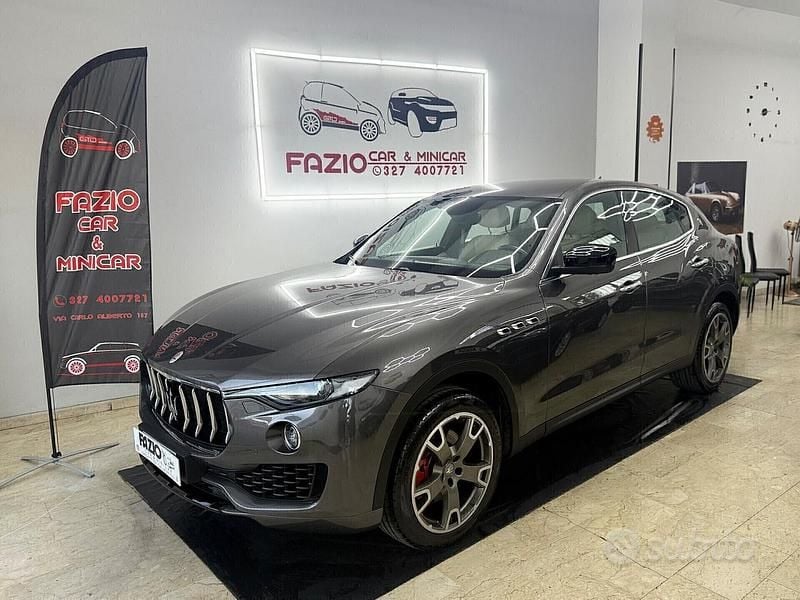 Usata Maserati Levante 275 CV (202 kW) 2017 Grigio SUV