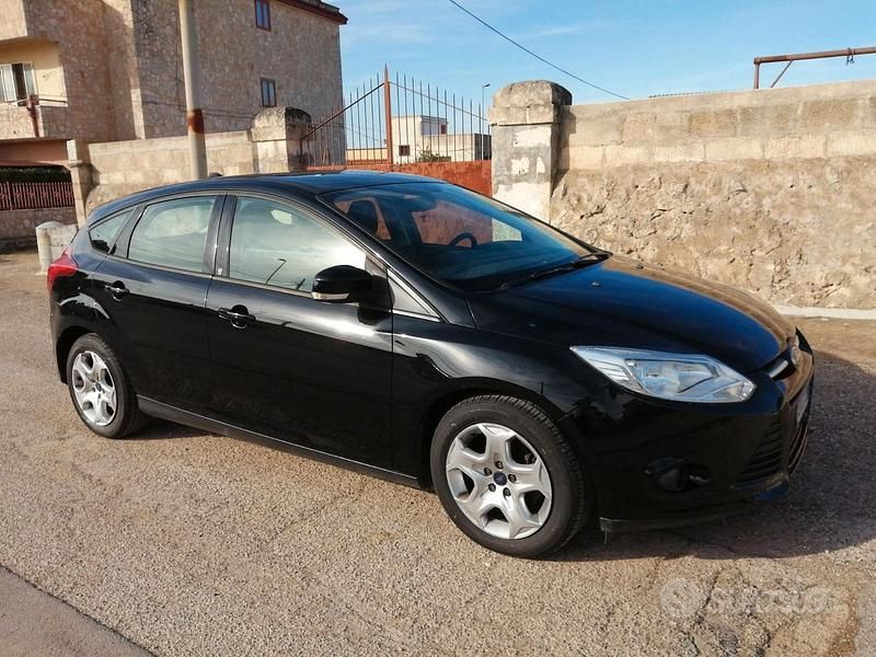 Usata Ford Focus 115 CV (84 kW) 2014 Nero Berlina