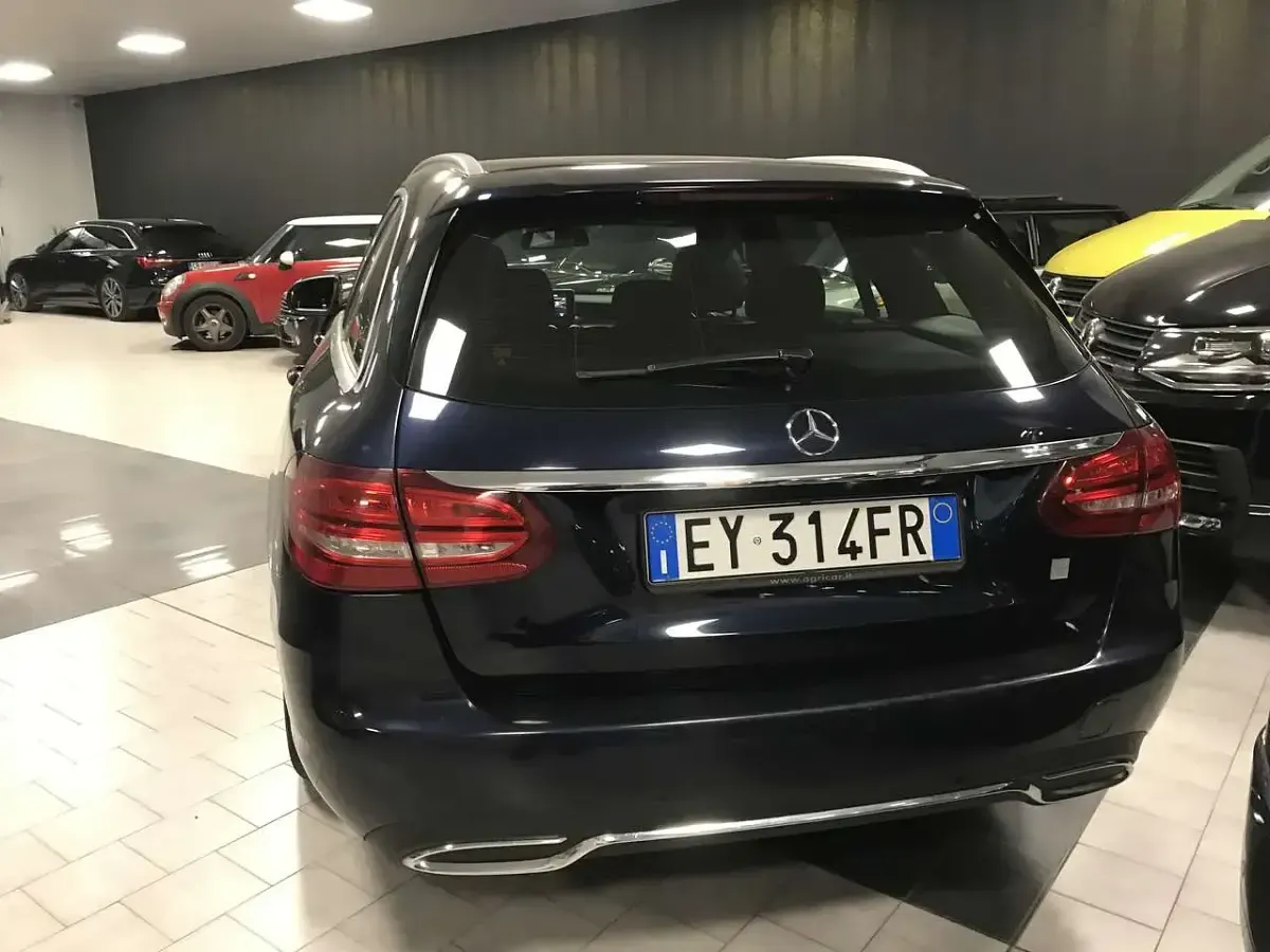 Usata Mercedes C220 170 CV (125 kW) 2015 Blu/azzurro Station wagon