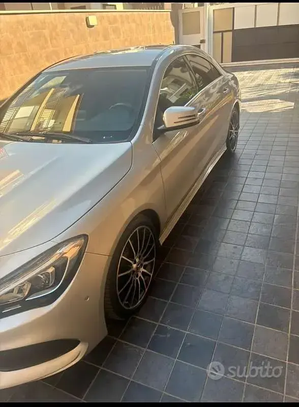 Usata Mercedes CLA200 Business 136 CV (100 kW) 2017 Coupé