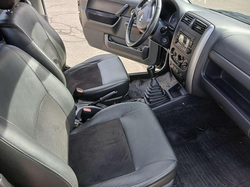 Usata Suzuki Jimny 86 CV (63 kW) 2009 Nero SUV