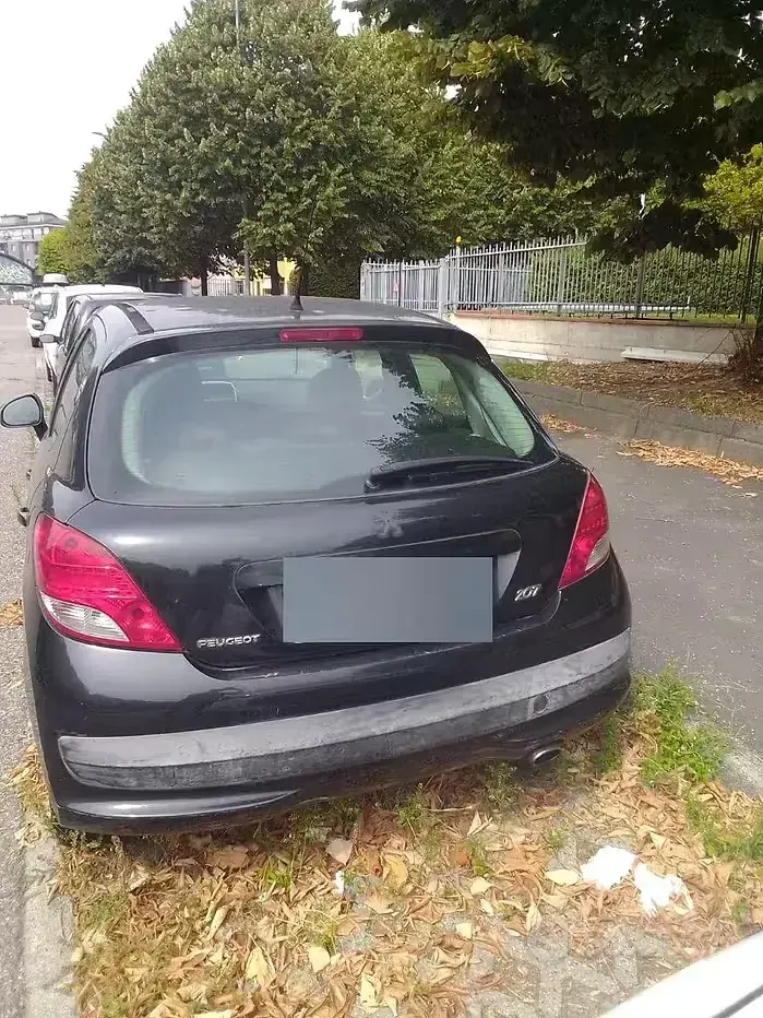 Usata Peugeot 207 92 CV (67 kW) 2011 Nero Berlina