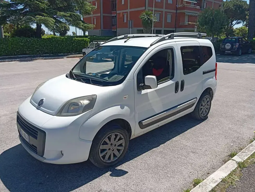 Usata Fiat Qubo Trekking 95 CV (69 kW) 2013 Bianco Monovolume