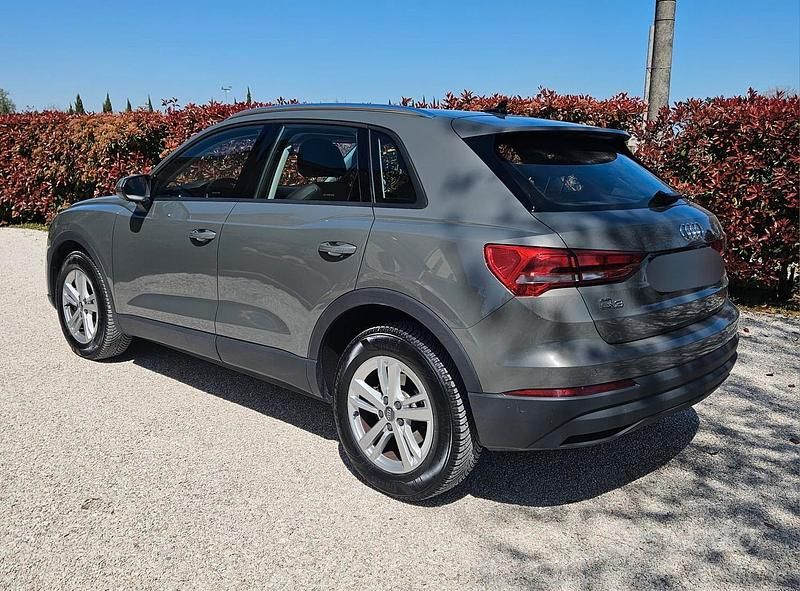 Käytetty Audi Q3 Business 190 HP (139 kW) 2020 Harmaa Katumaasturi