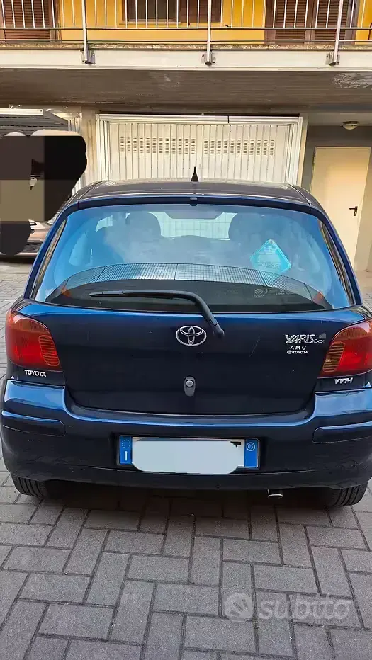 Usata Toyota Yaris 65 CV (47 kW) 2005 Blu Utilitaria