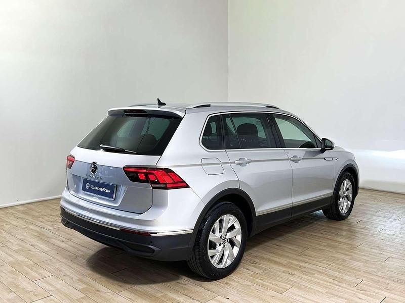 Usata VW Tiguan Life 150 CV (110 kW) 2023 Argento SUV
