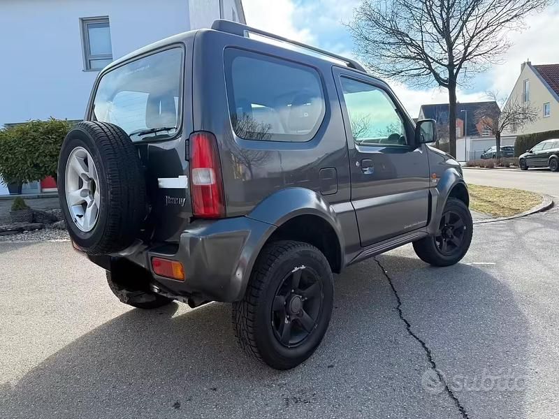 Usata Suzuki Jimny 2010 Grigio SUV