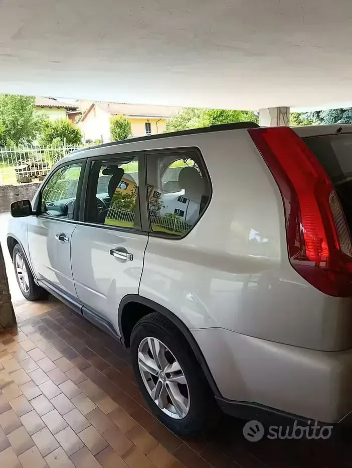 Usata Nissan X-Trail 150 CV (110 kW) 2012 Grigio SUV