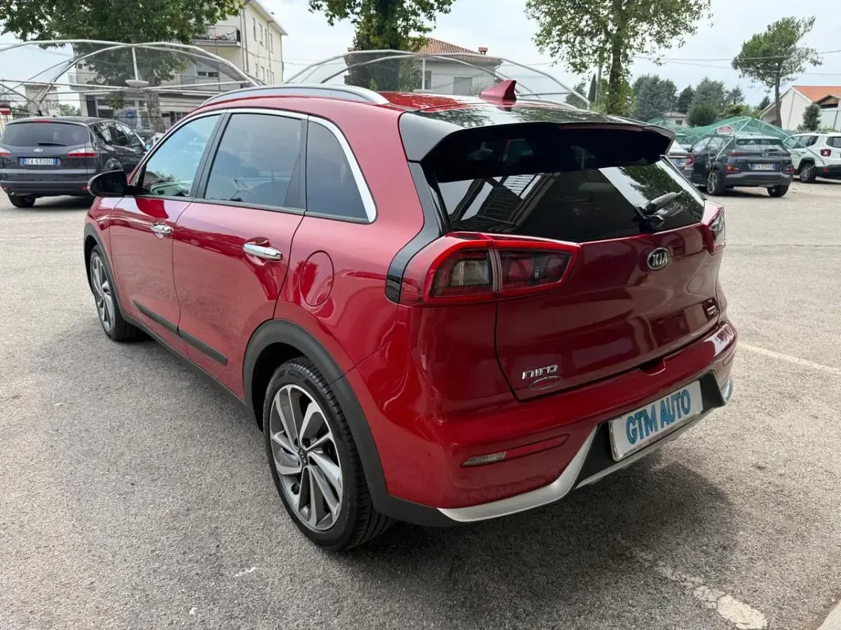 Usata Kia Niro Urban 105 CV (77 kW) 2019 Rosso SUV
