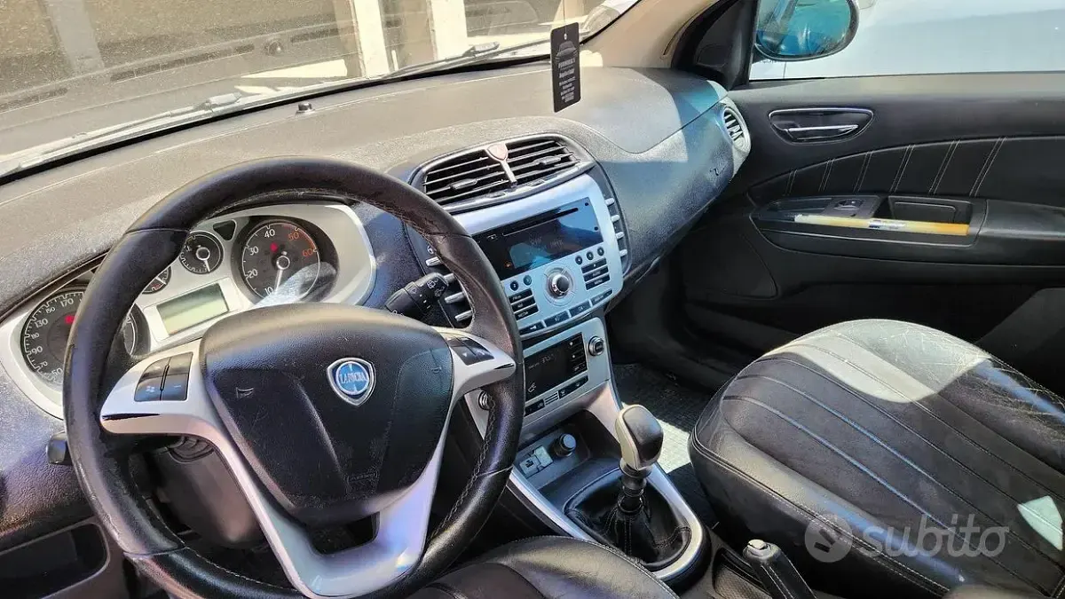 Usata Lancia Delta 120 CV (88 kW) 2010 Nero Utilitaria