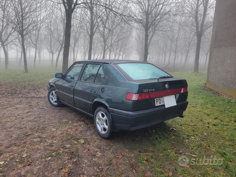 Usata Alfa Romeo 33 129 CV (94 kW) 1991 Verde Berlina