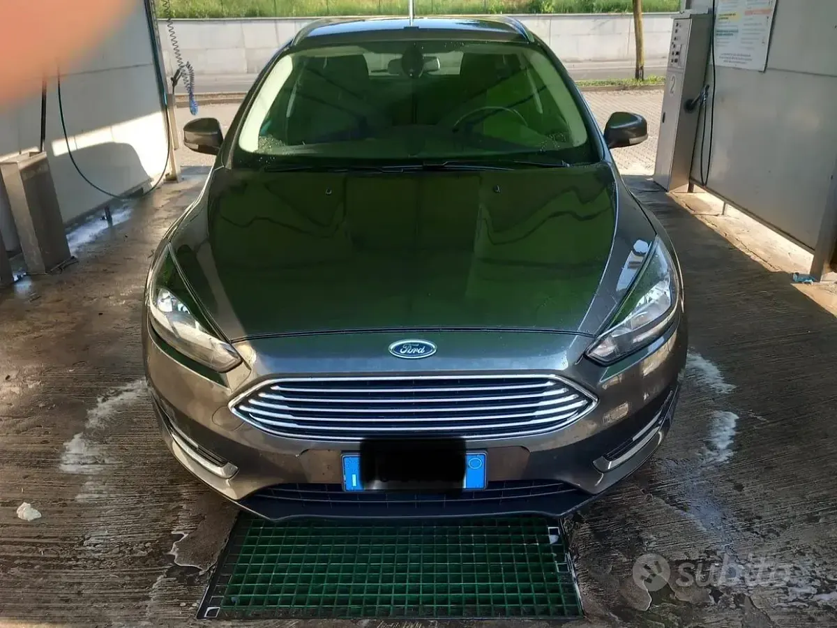 Usata Ford Focus Titanium 120 CV (88 kW) 2015 Grigio Station wagon