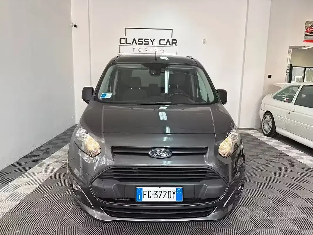 Usata Ford Tourneo 101 CV (74 kW) 2017 Grigio Monovolume