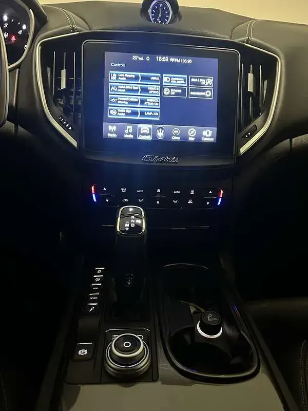 Usata Maserati Ghibli 250 CV (183 kW) 2019 Grigio Berlina