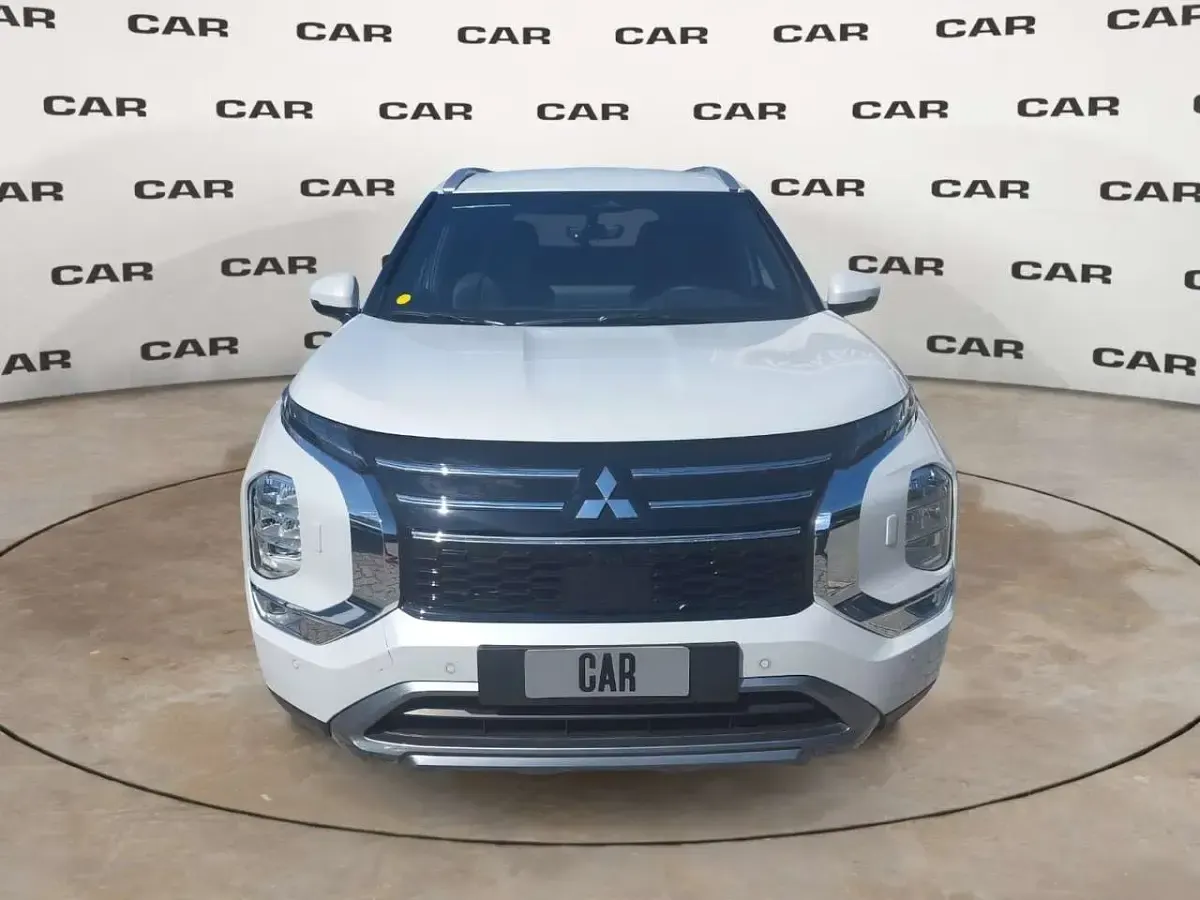 Nuova Mitsubishi Outlander P-HEV Intense 306 CV (225 kW) 2026 Bianco SUV