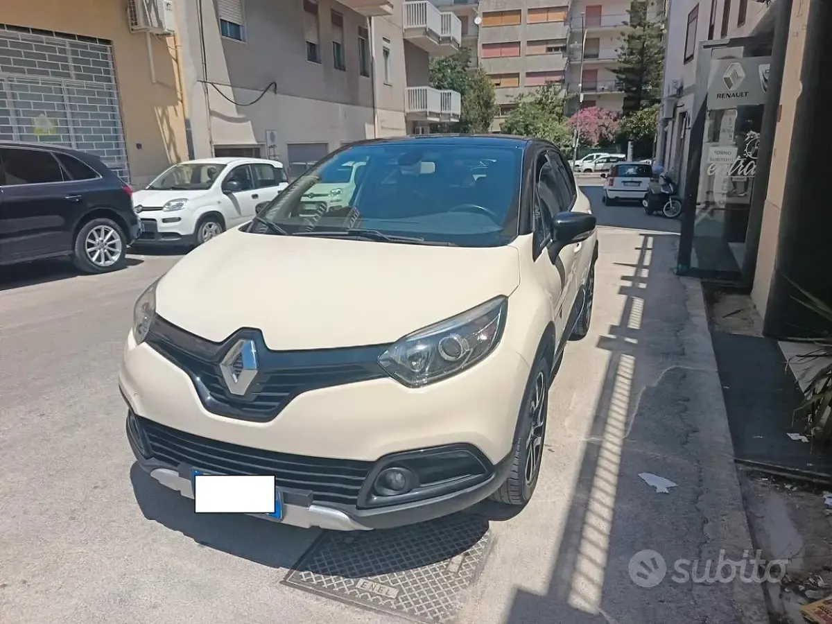 Usata Renault Captur 90 CV (66 kW) 2017 Beige SUV