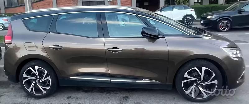 Usata Renault Grand Scénic IV 160 CV (117 kW) 2017 Marrone Monovolume