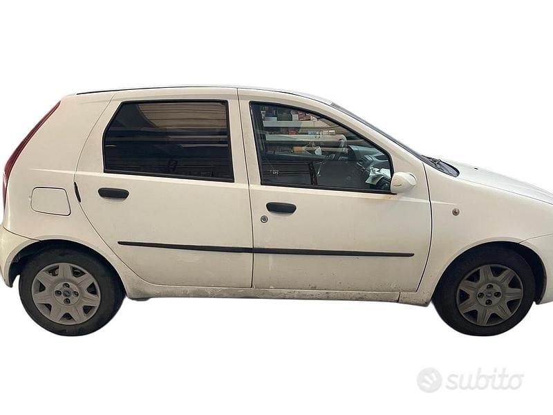 Usata Fiat Punto 80 CV (58 kW) 2005 Bianco Utilitaria
