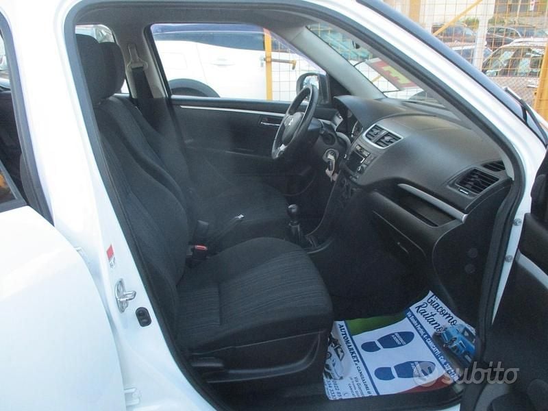 Usata Suzuki Swift 74 CV (54 kW) 2016 Bianco Utilitaria