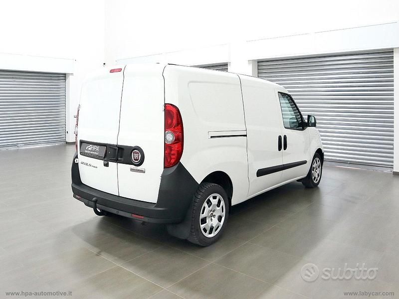 Usata Fiat Doblò 120 CV (88 kW) 2021 Bianco Monovolume