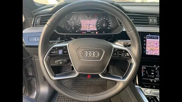 Usata Audi e-tron Ambiente 300 kW (408 CV) 2020 Grigio SUV