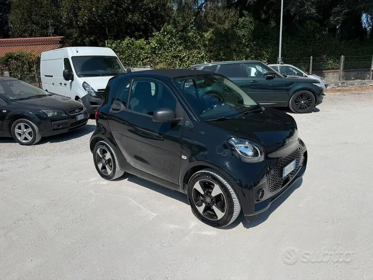 Usata Smart ForTwo Coupé Passion 41 kW (56 CV) 2021 Nero Utilitaria