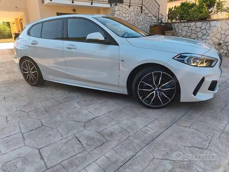 Usata BMW 120 M Sport 190 CV (139 kW) 2023 Bianco Utilitaria
