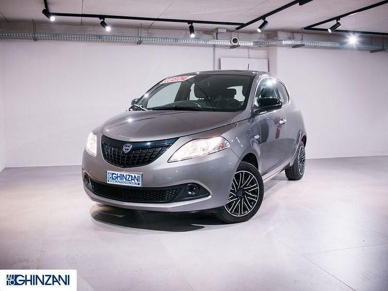 Usata Lancia Ypsilon S 69 CV (50 kW) 2024 Grigio Utilitaria