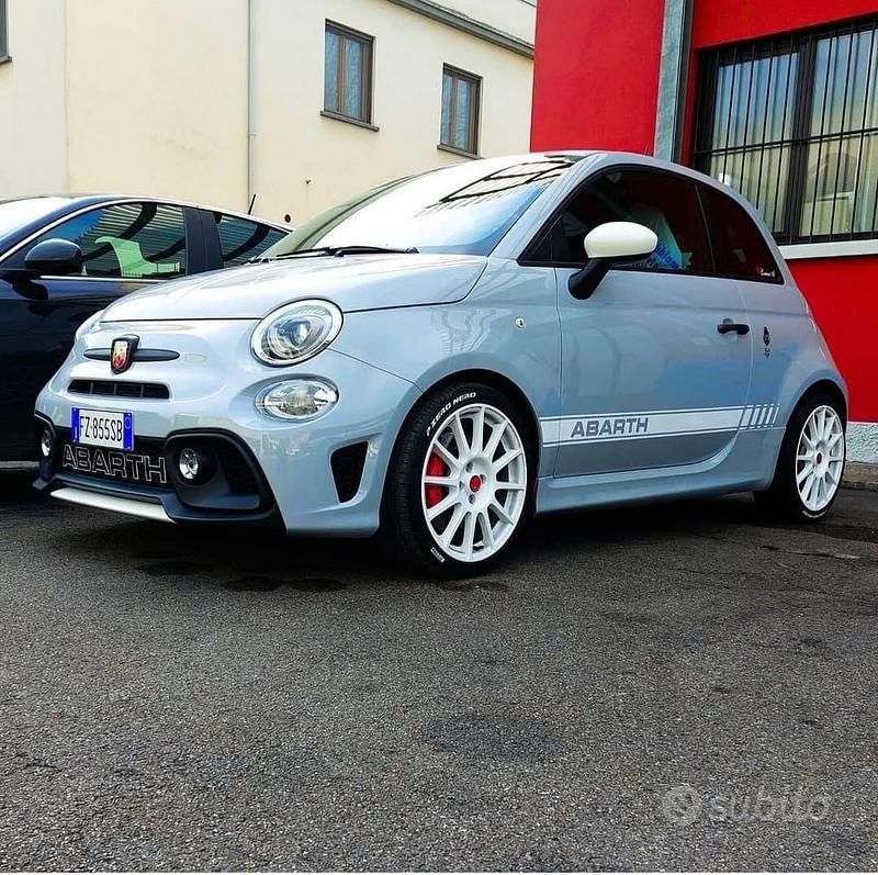 Grigio Usata 2019 Abarth 595 Due volumi | 20.800 € (Cara) - Immagine 1/4